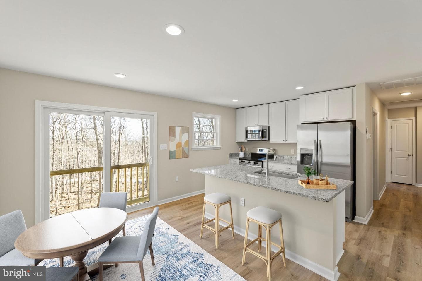 628 Cardinal Drive photo 4