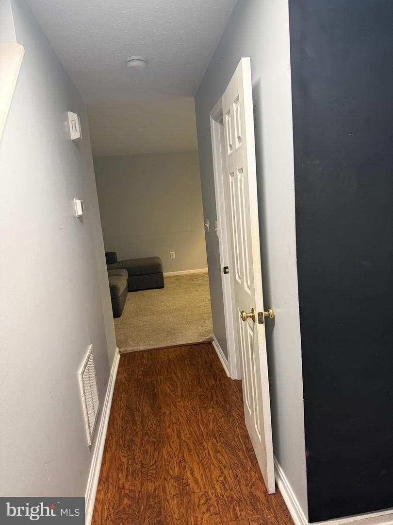 345 Surrey Club Lane photo 4