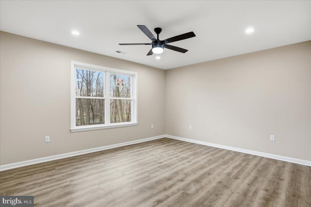 718 Panther Drive photo 17