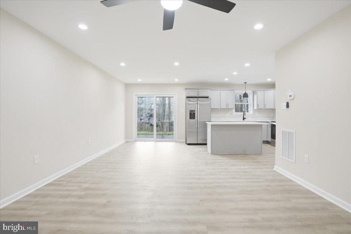 718 Panther Drive photo 4