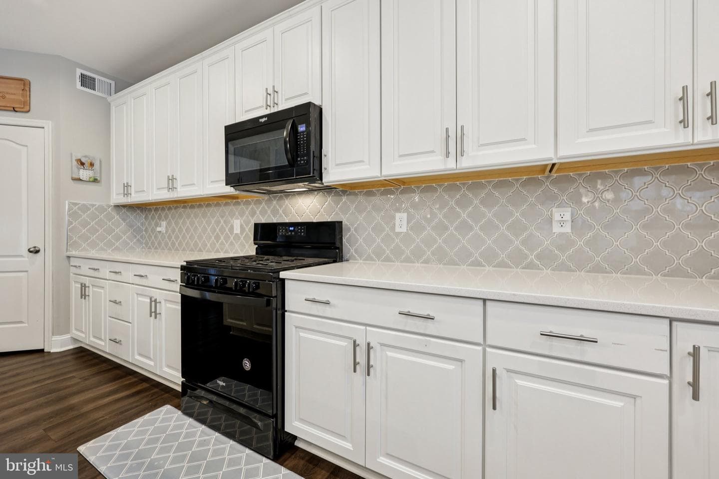 101 Sovereign Court photo 12