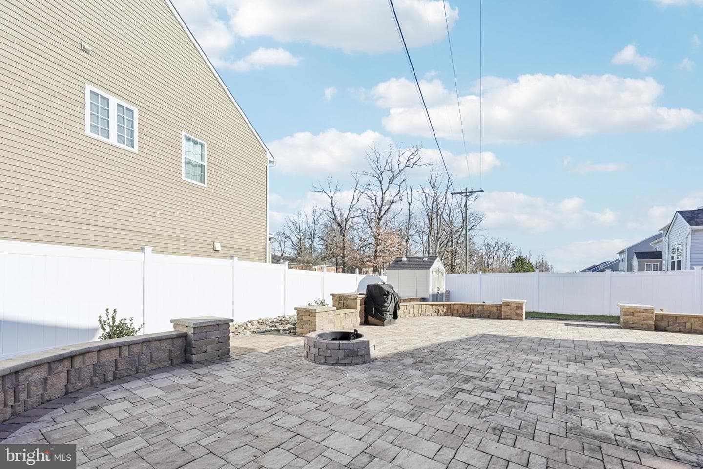 101 Sovereign Court photo 42