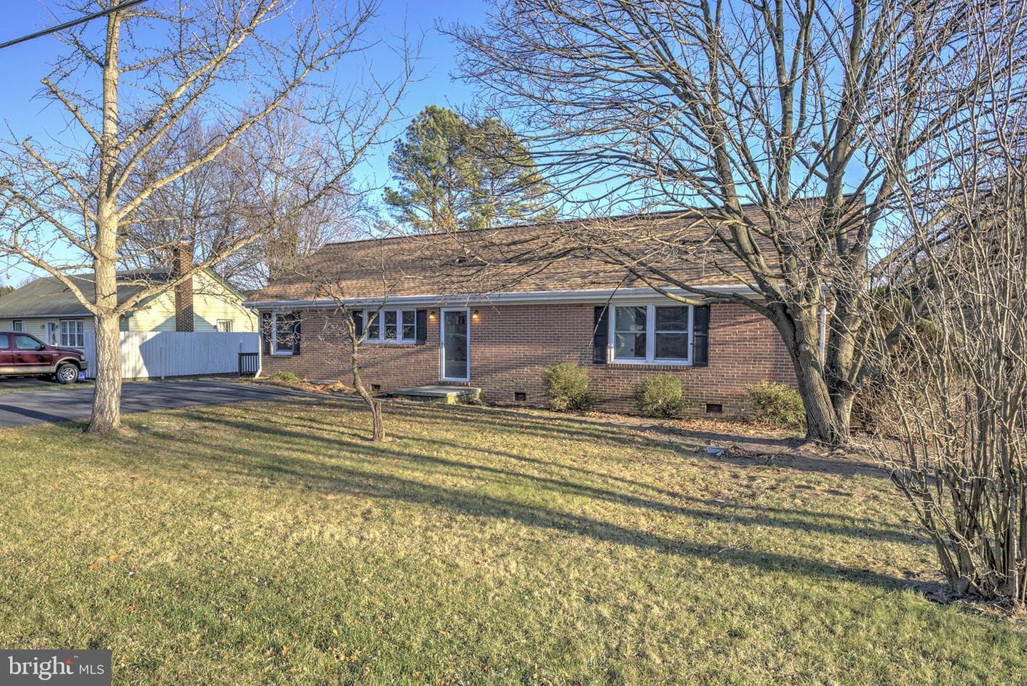 7786 Carolyn Avenue photo 3