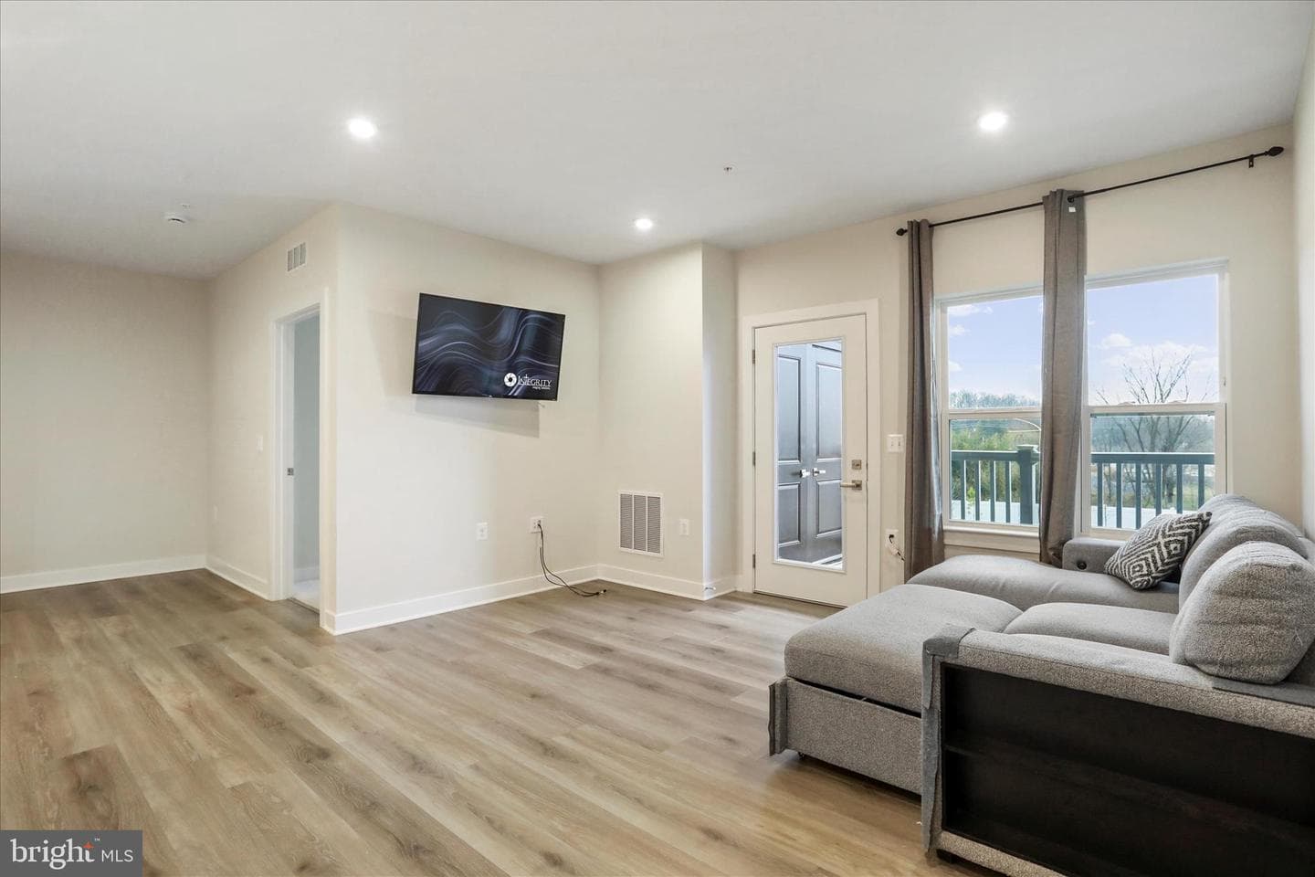 151 Mccormick #203 photo 14