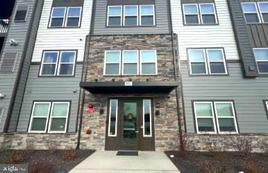 151 Mccormick #203 photo 3