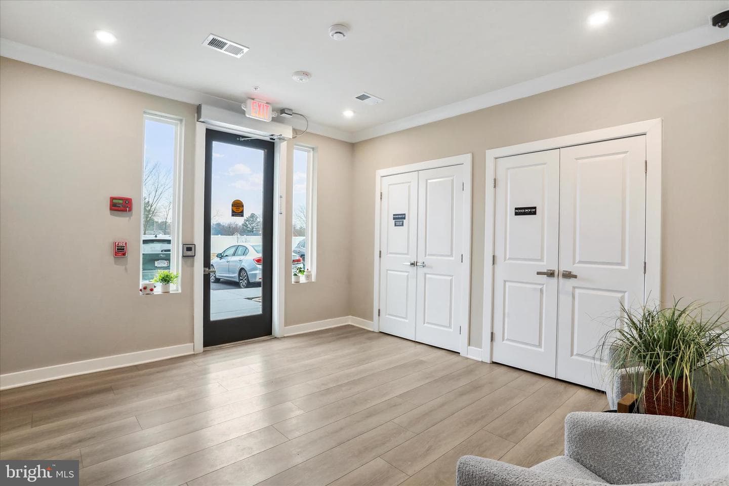 151 Mccormick #203 photo 5