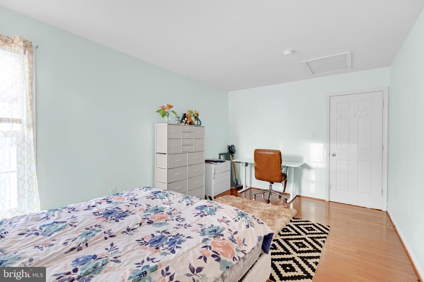 320 Morlyn Drive photo 32