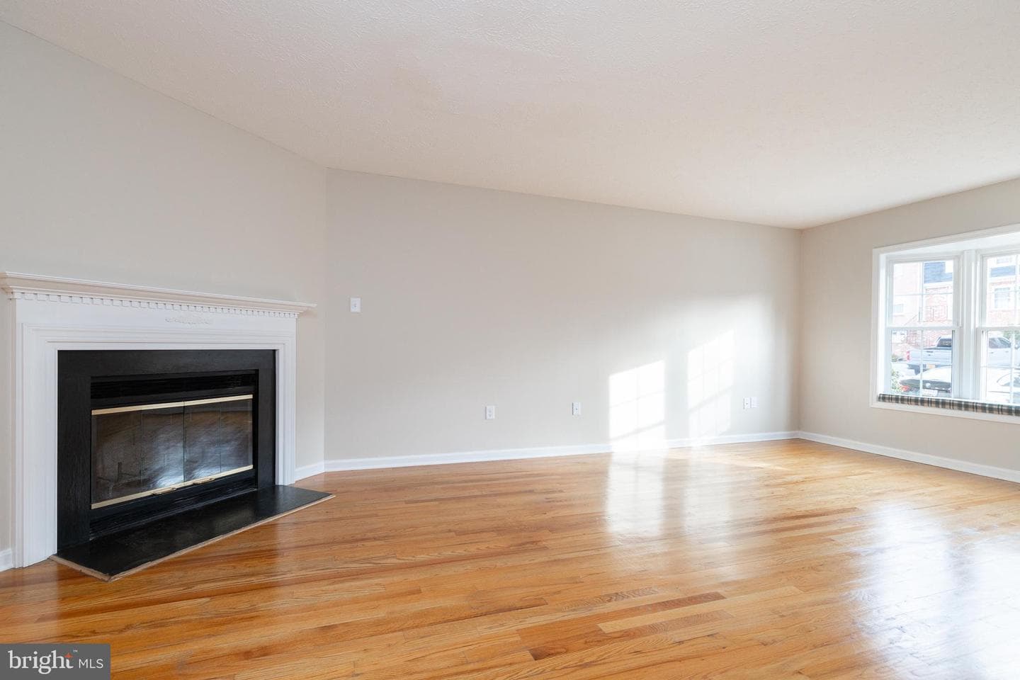 218 Tudor Drive photo 3