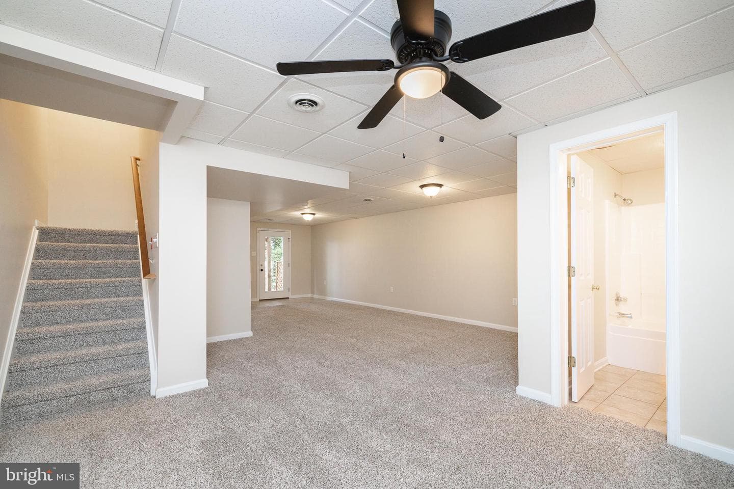 218 Tudor Drive photo 33