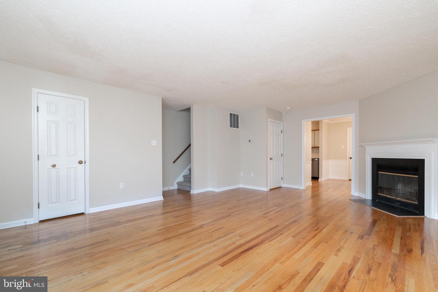 218 Tudor Drive photo 4