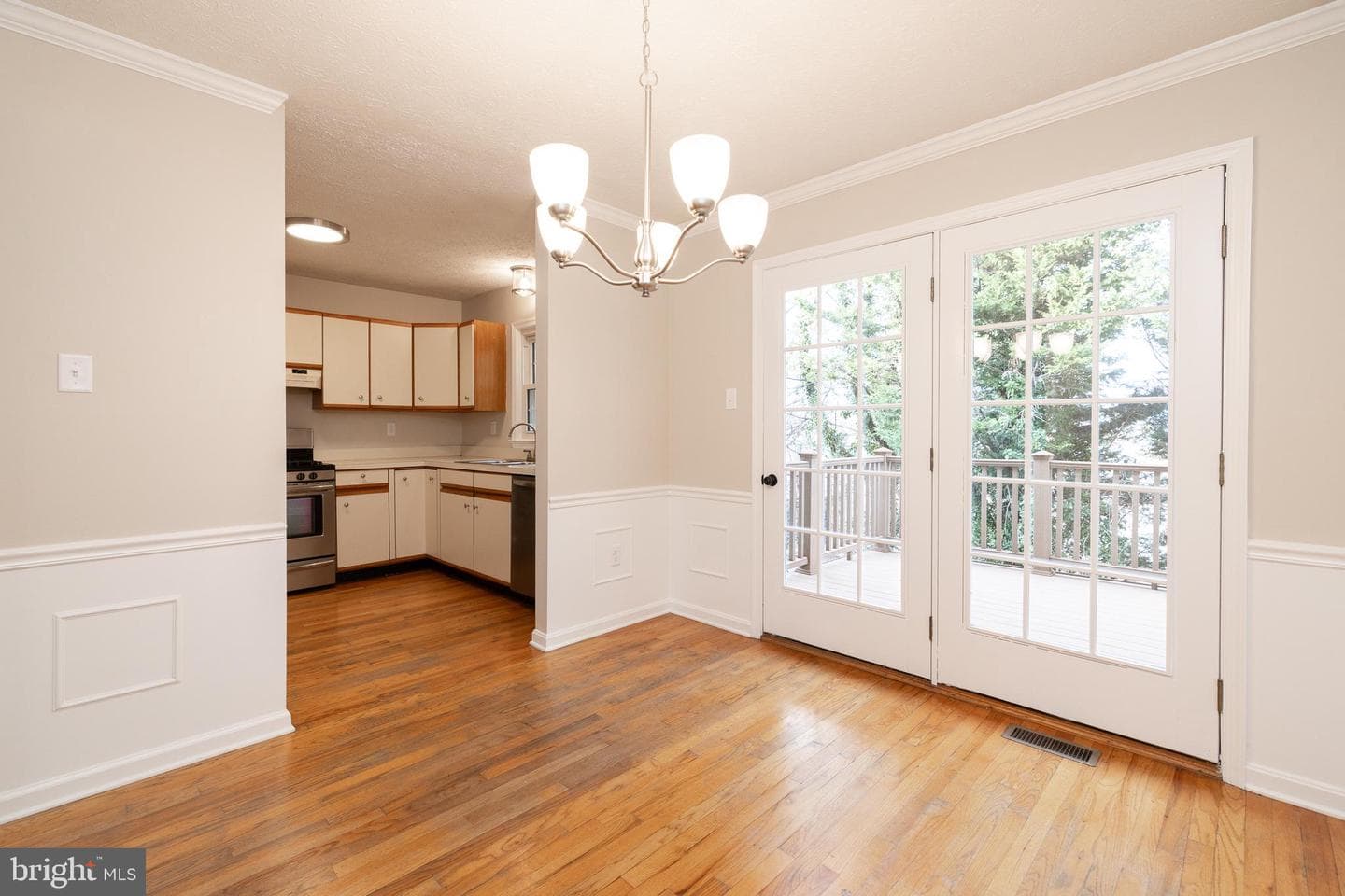 218 Tudor Drive photo 9
