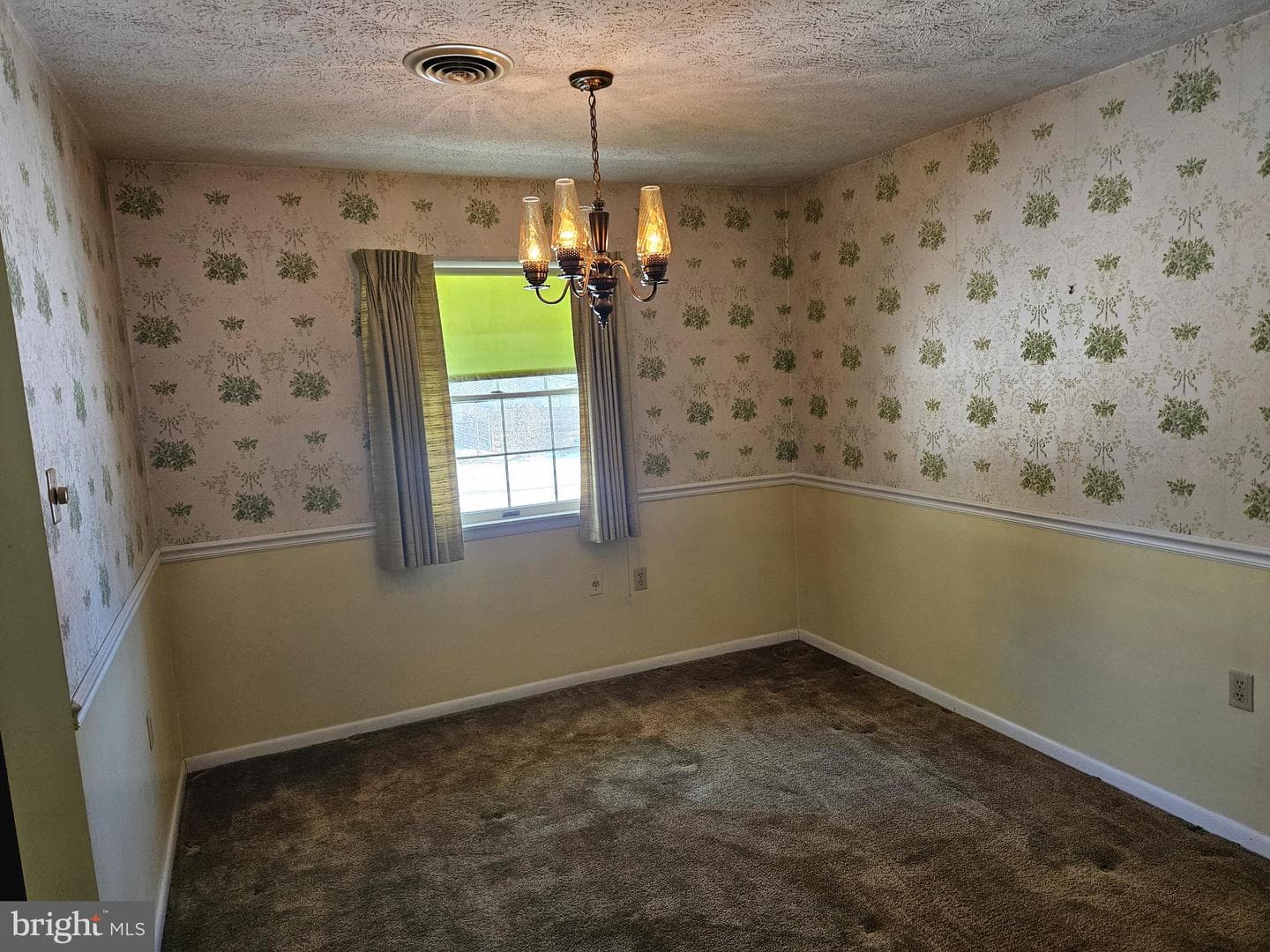 5078 Laura Drive photo 5