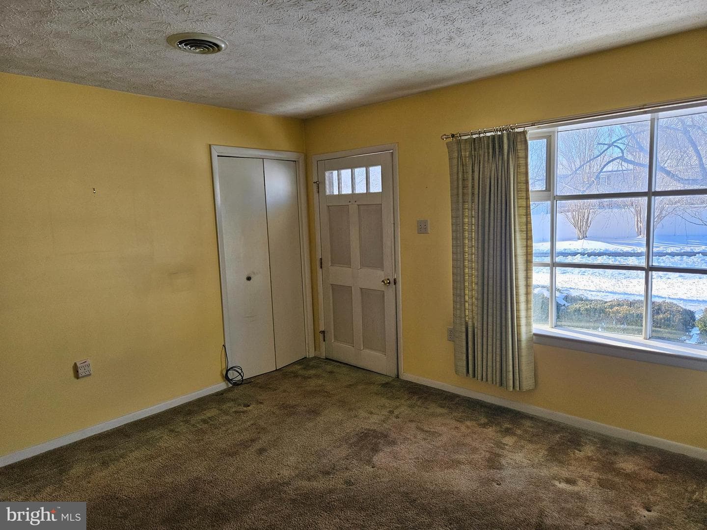 5078 Laura Drive photo 6