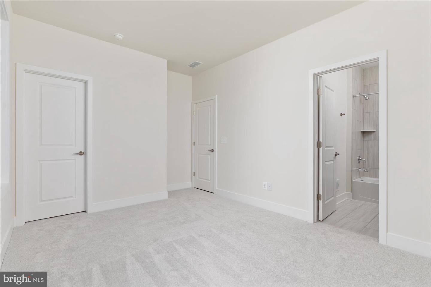 114 Heyford Drive photo 25