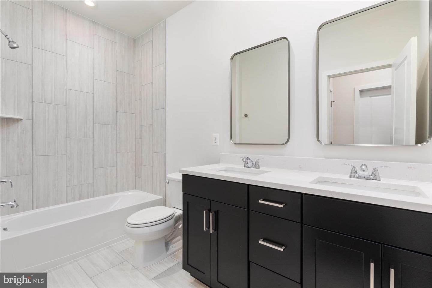 114 Heyford Drive photo 32