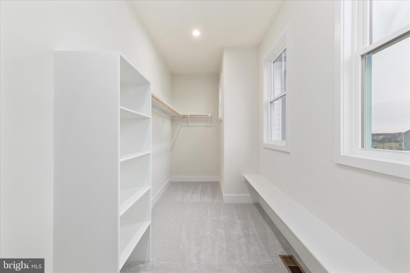 114 Heyford Drive photo 41