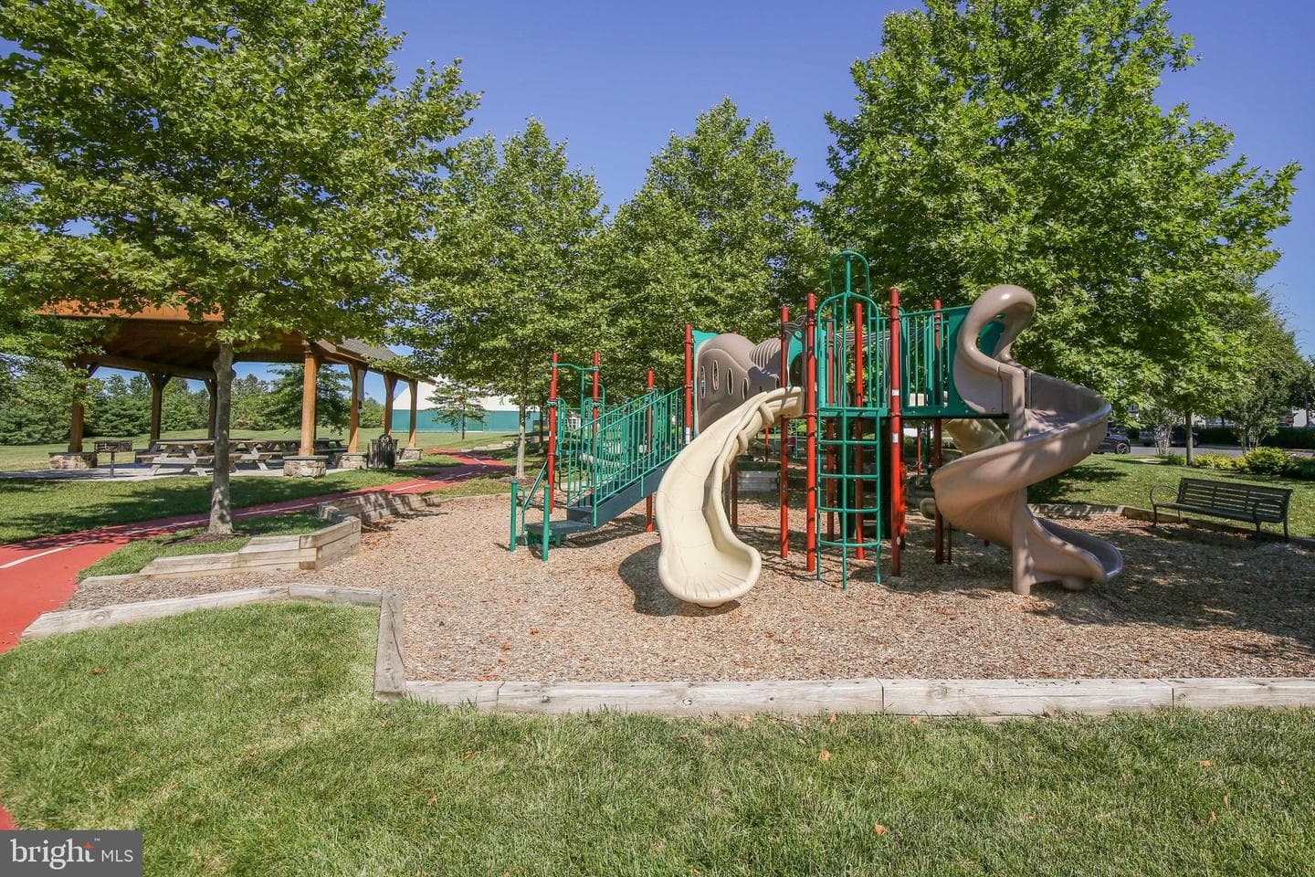 112 Heyford Dr photo 34