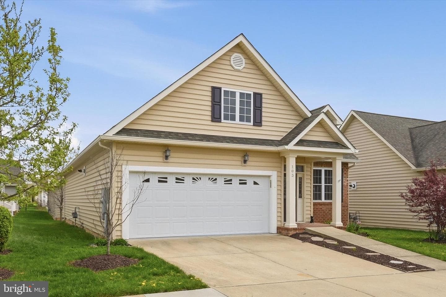 103 Bleeding Heart Drive photo 31