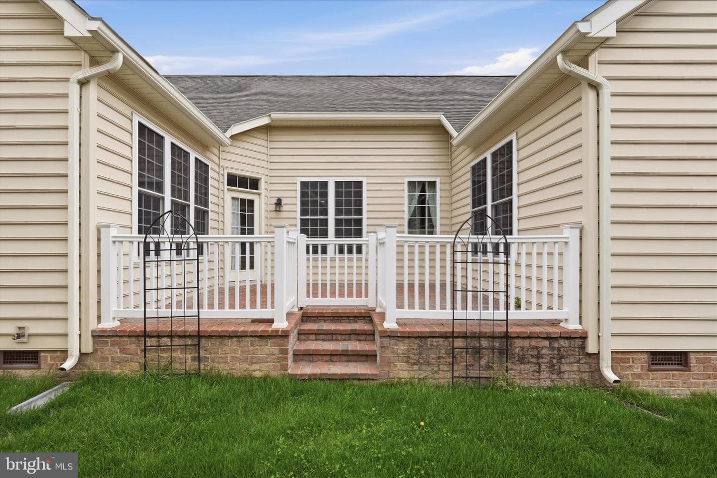 103 Bleeding Heart Drive photo 32