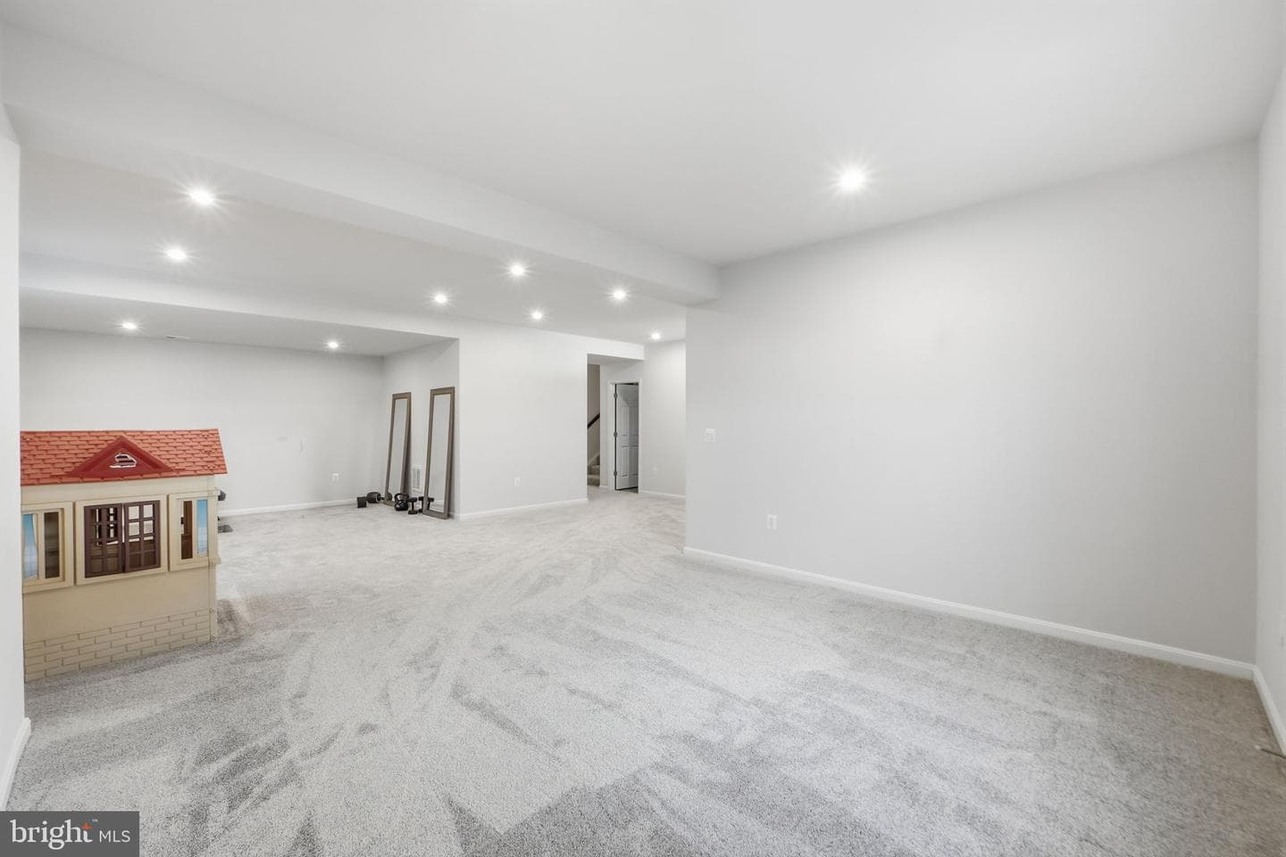 128 Poe Drive photo 44