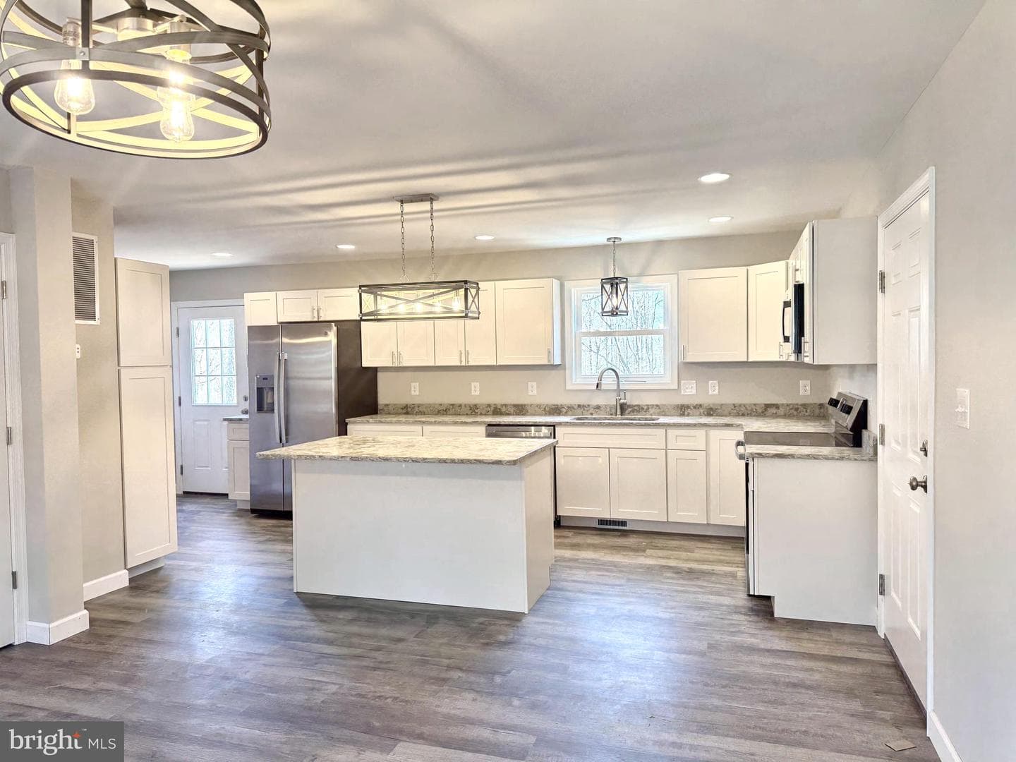 215 Cochise Trail photo 2