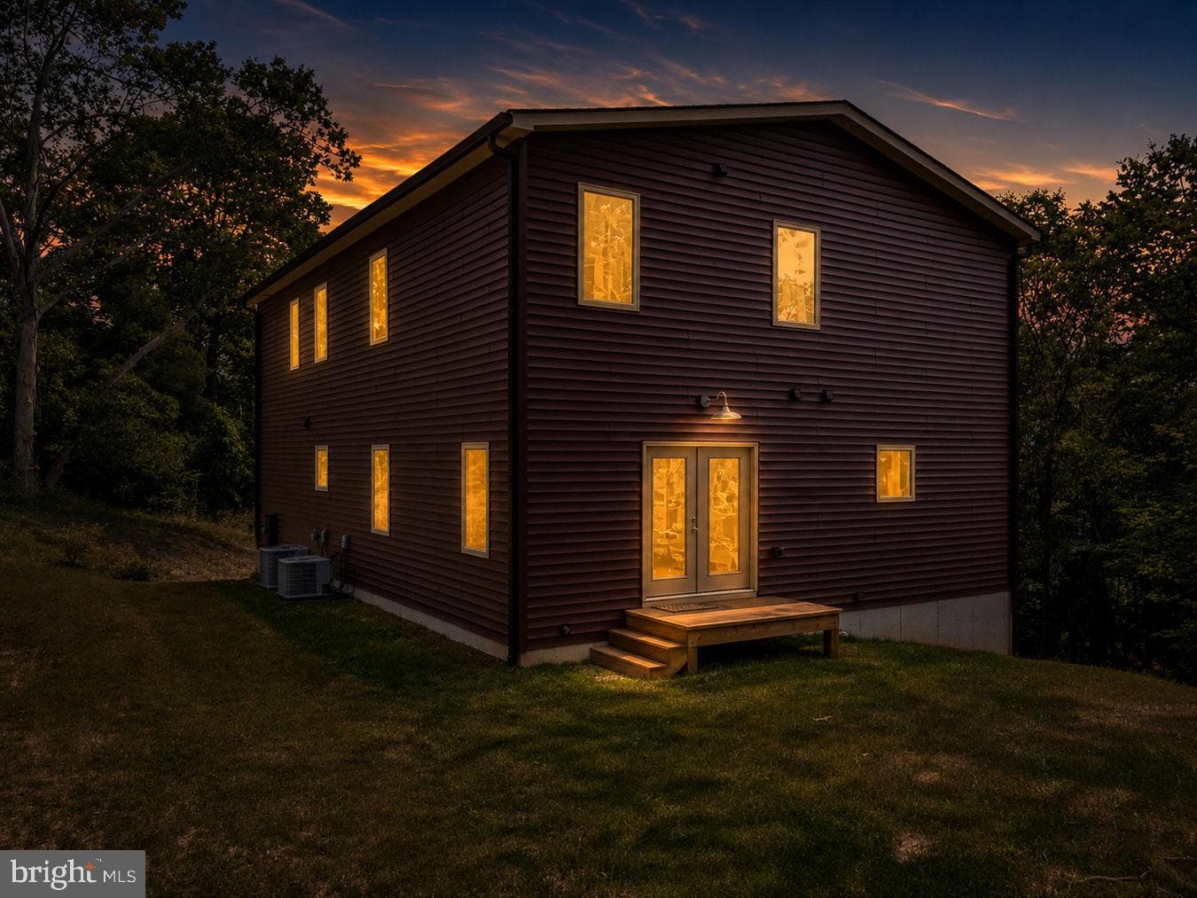 201 Nathaniel Drive photo 3