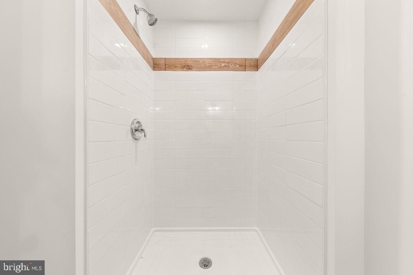 201 Nathaniel Drive photo 38
