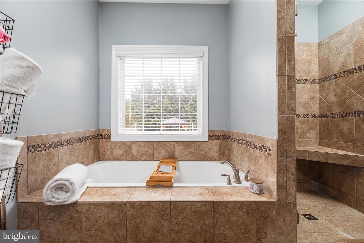 105 Barnston Court photo 35