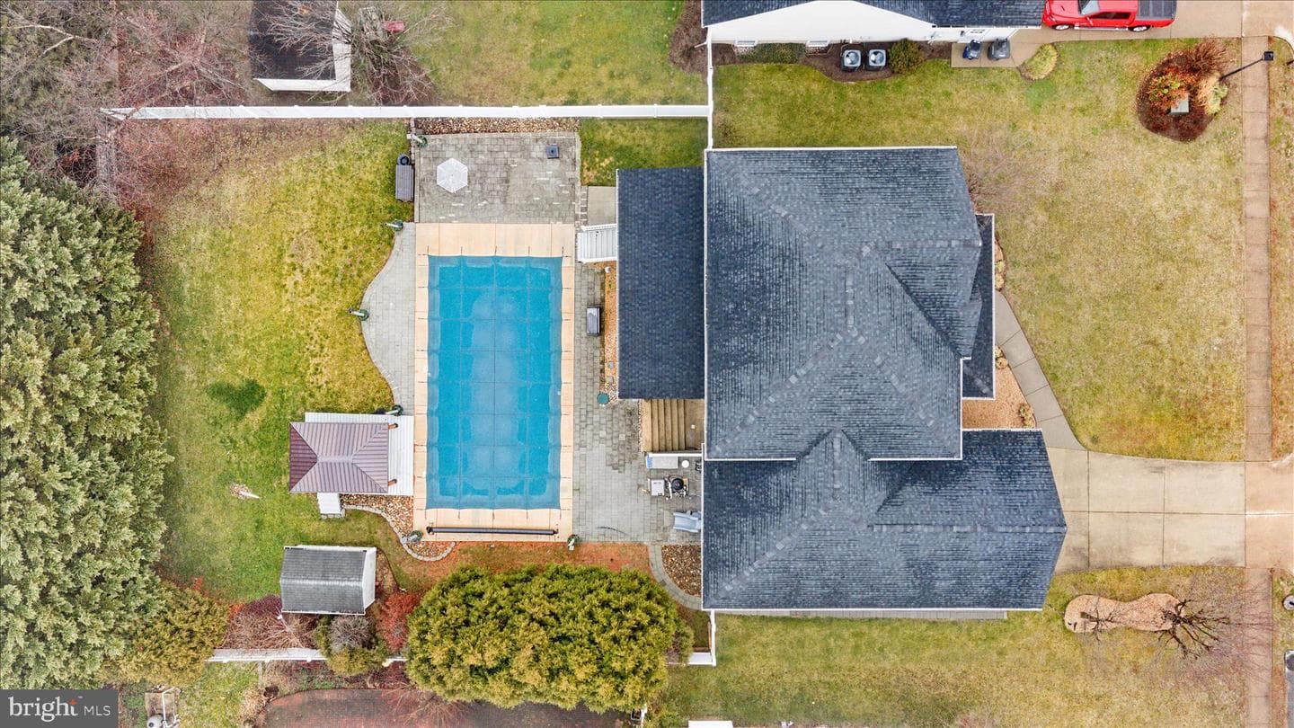 105 Barnston Court photo 56