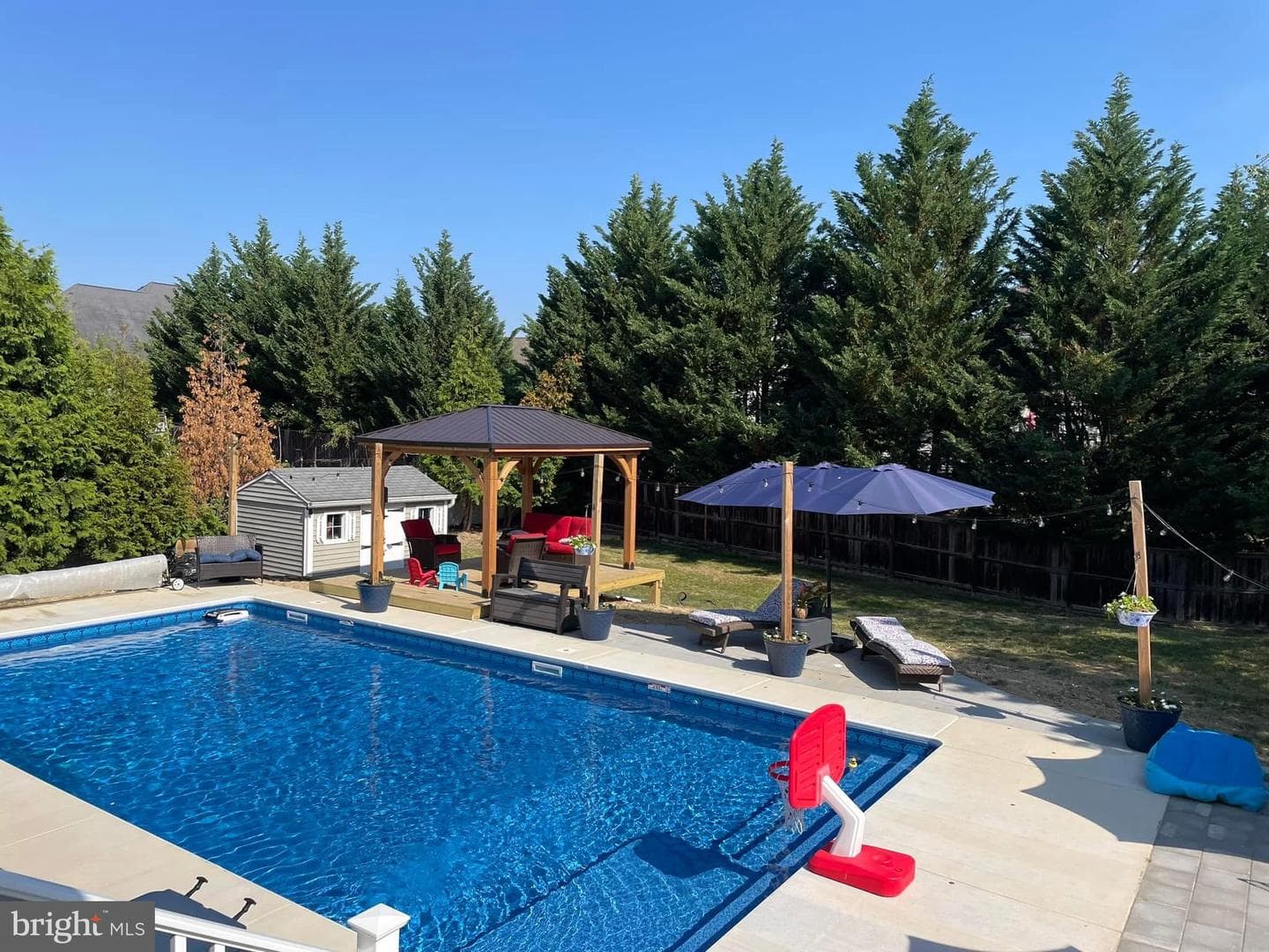 105 Barnston Court photo 57