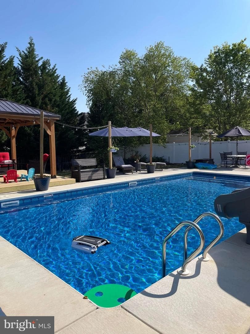 105 Barnston Court photo 59