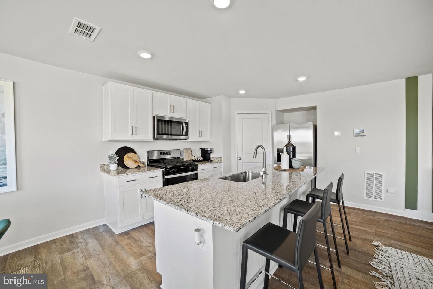 136 Wappinger Terrace photo 3
