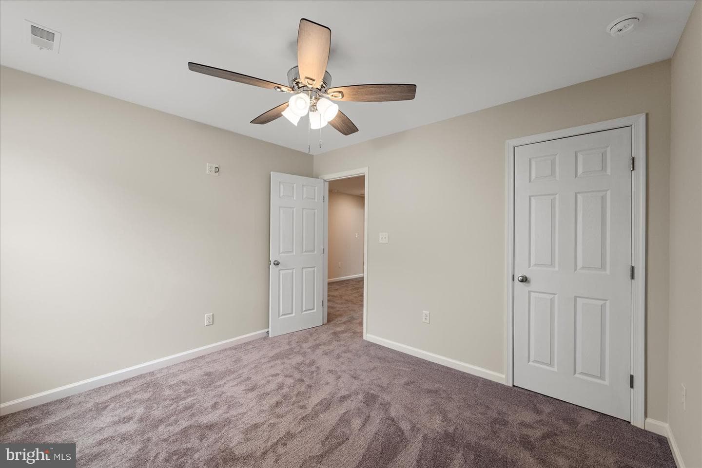 253 Rossmann Blvd photo 33