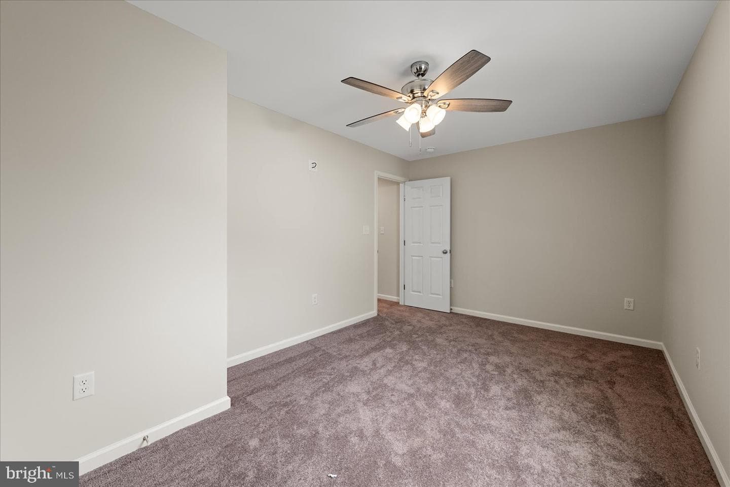 253 Rossmann Blvd photo 38