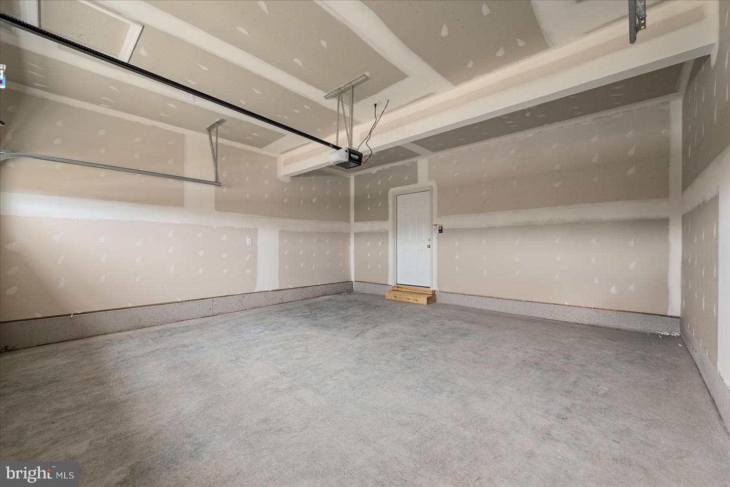 253 Rossmann Blvd photo 41