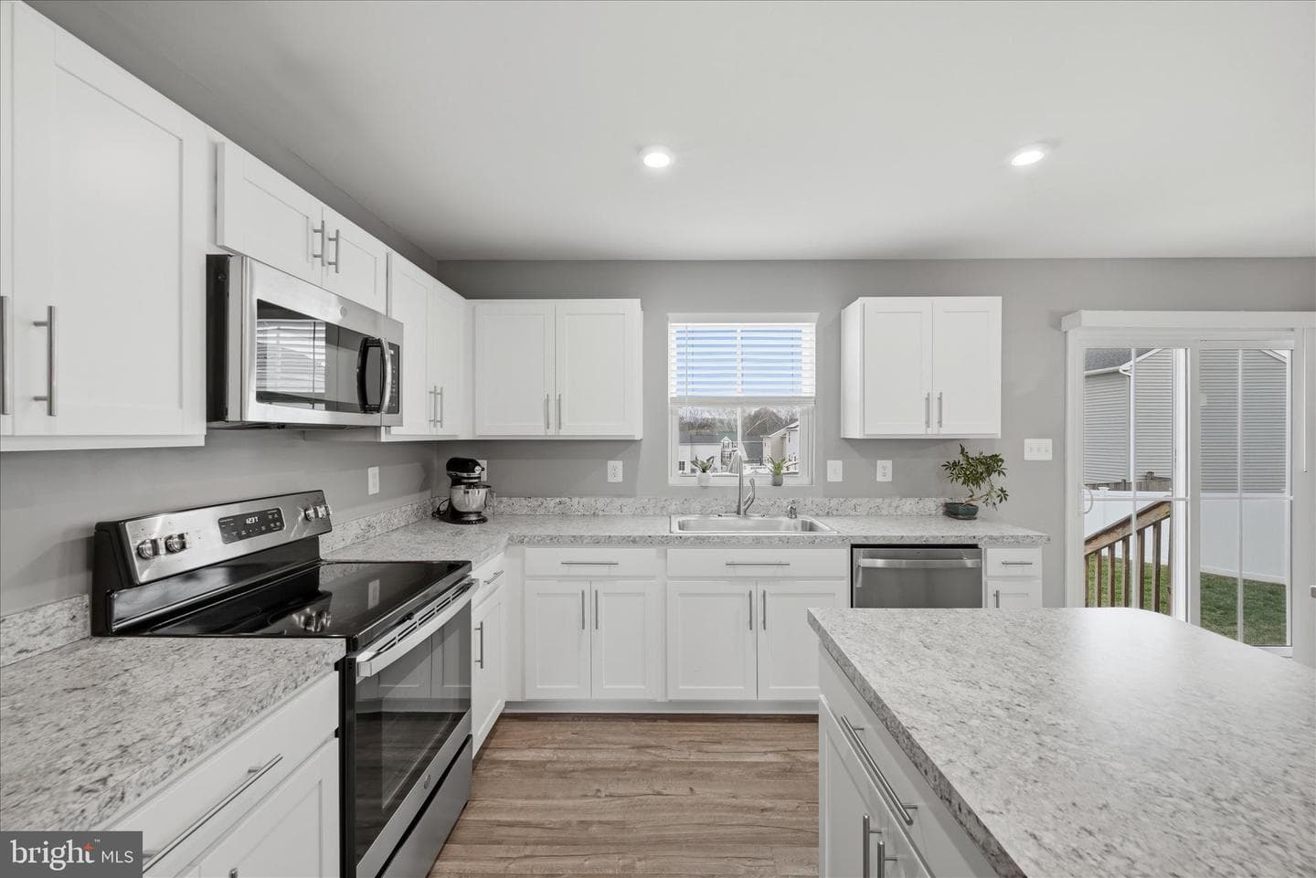 471 Coville Street photo 16
