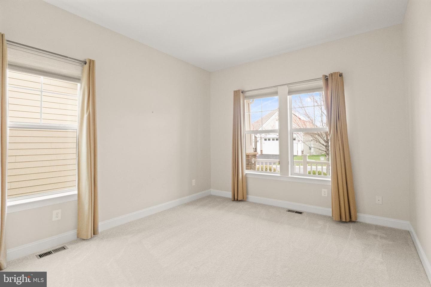 103 Cloak Lane photo 42