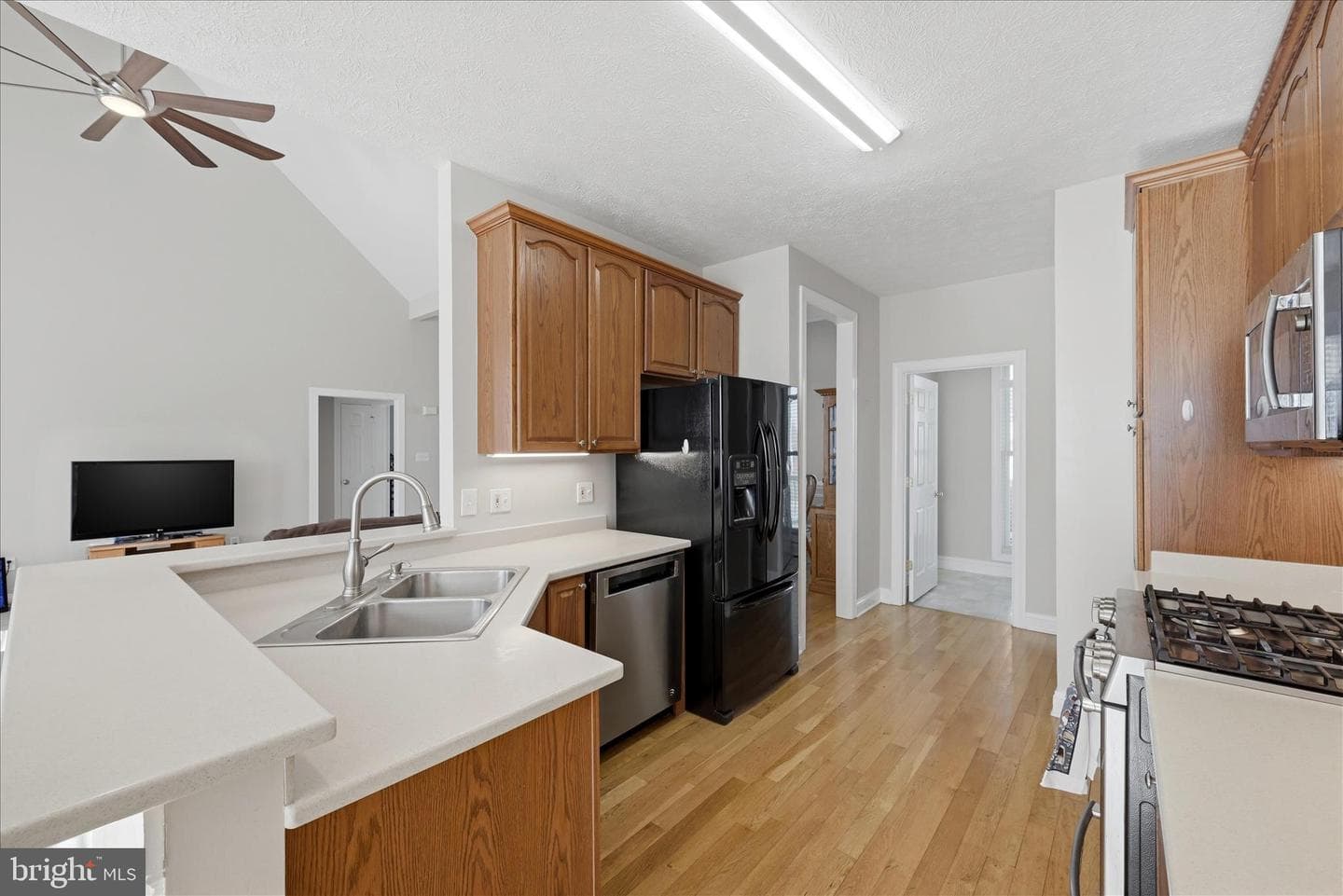 300 Clydesdale Drive photo 24