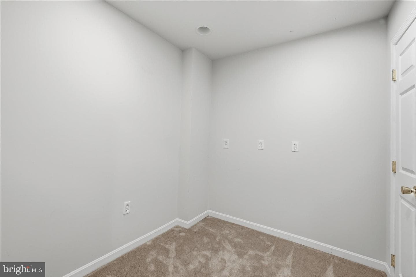 300 Clydesdale Drive photo 50