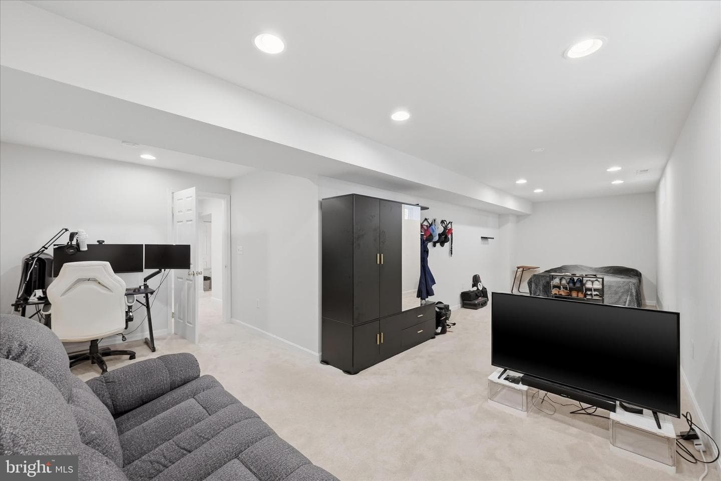 300 Clydesdale Drive photo 51