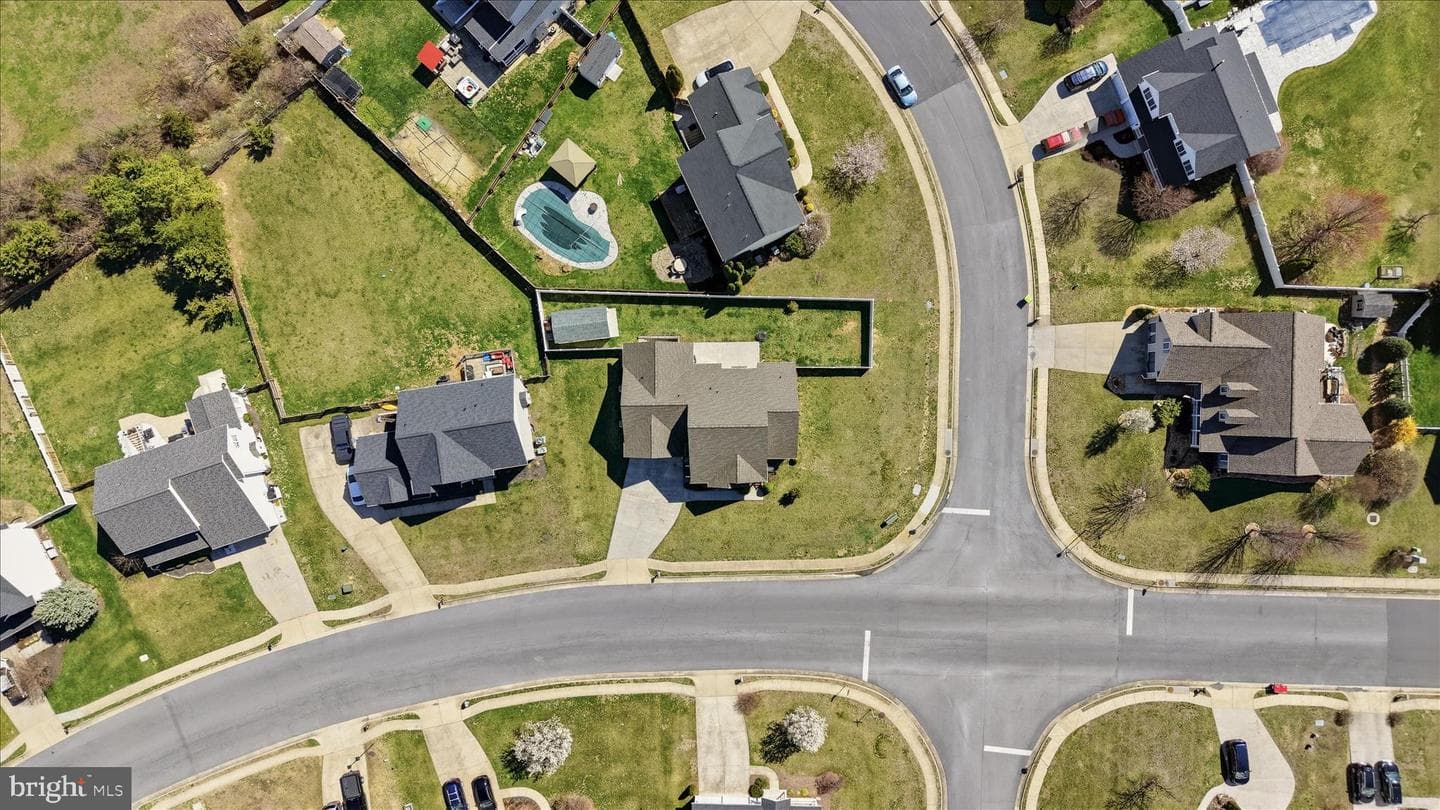 300 Clydesdale Drive photo 68