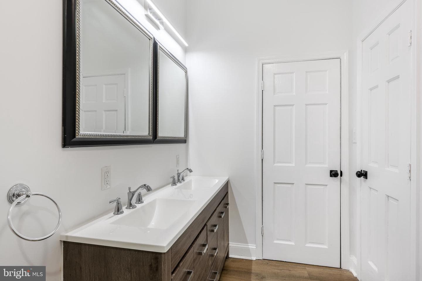 303 Fox photo 18