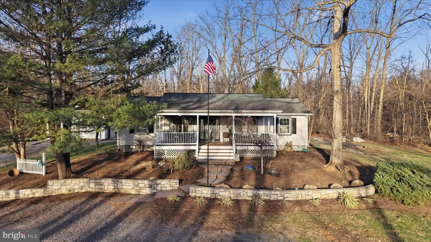 151 Sassafras Lane, Clear Brook
