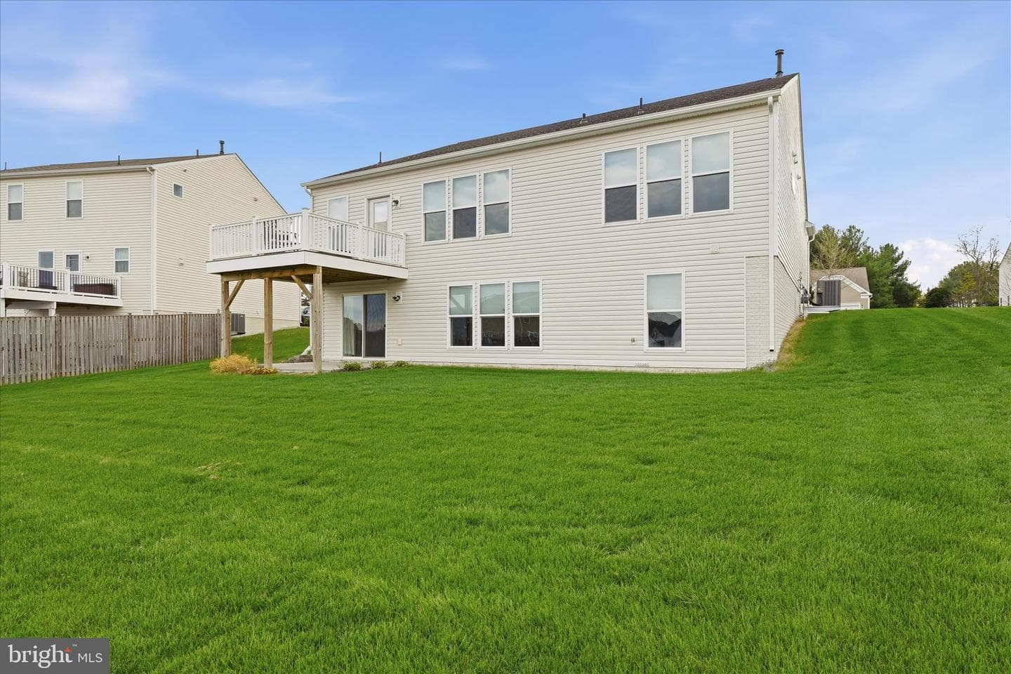 121 Hayvenhurst Court photo 2