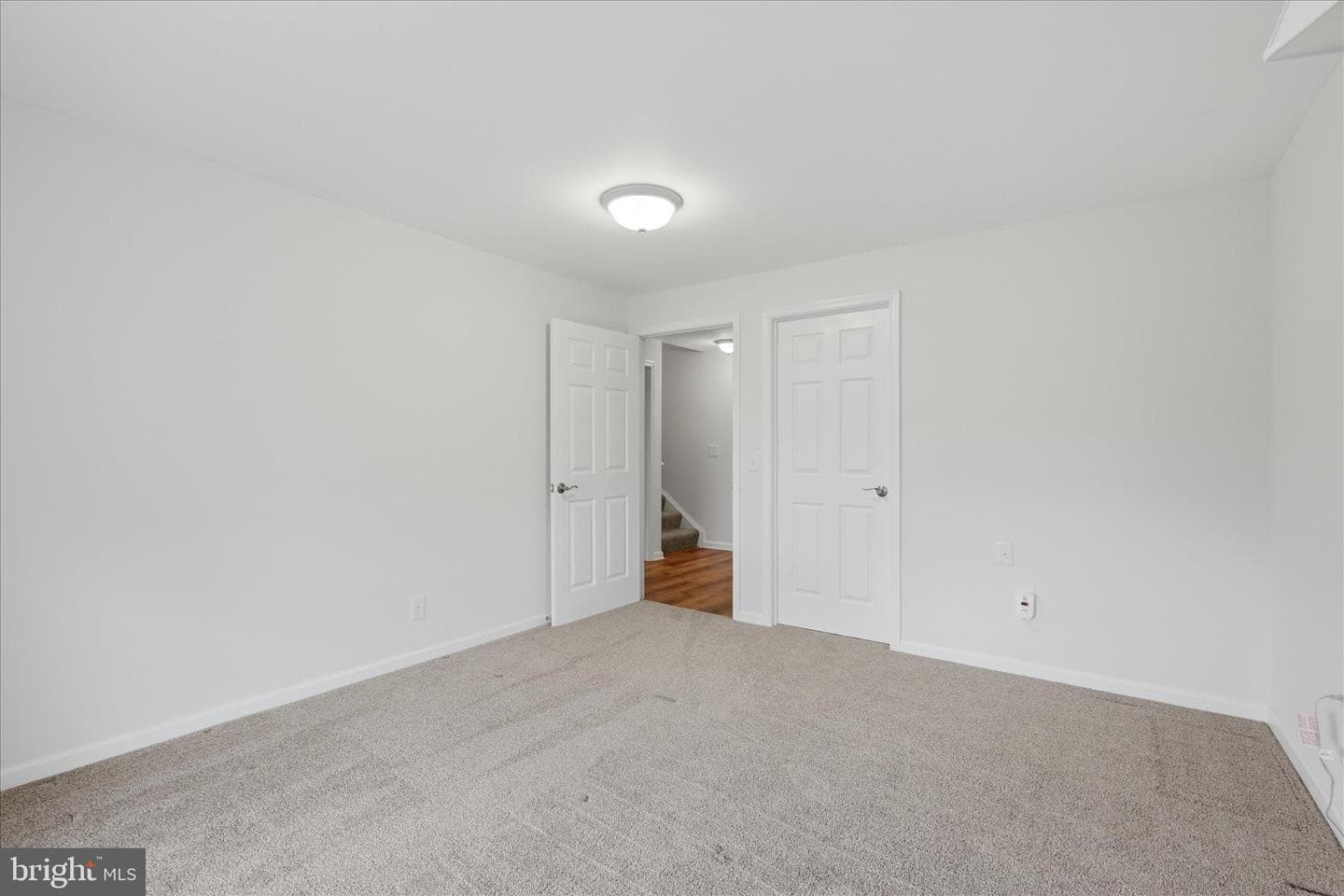 121 Hayvenhurst Court photo 33