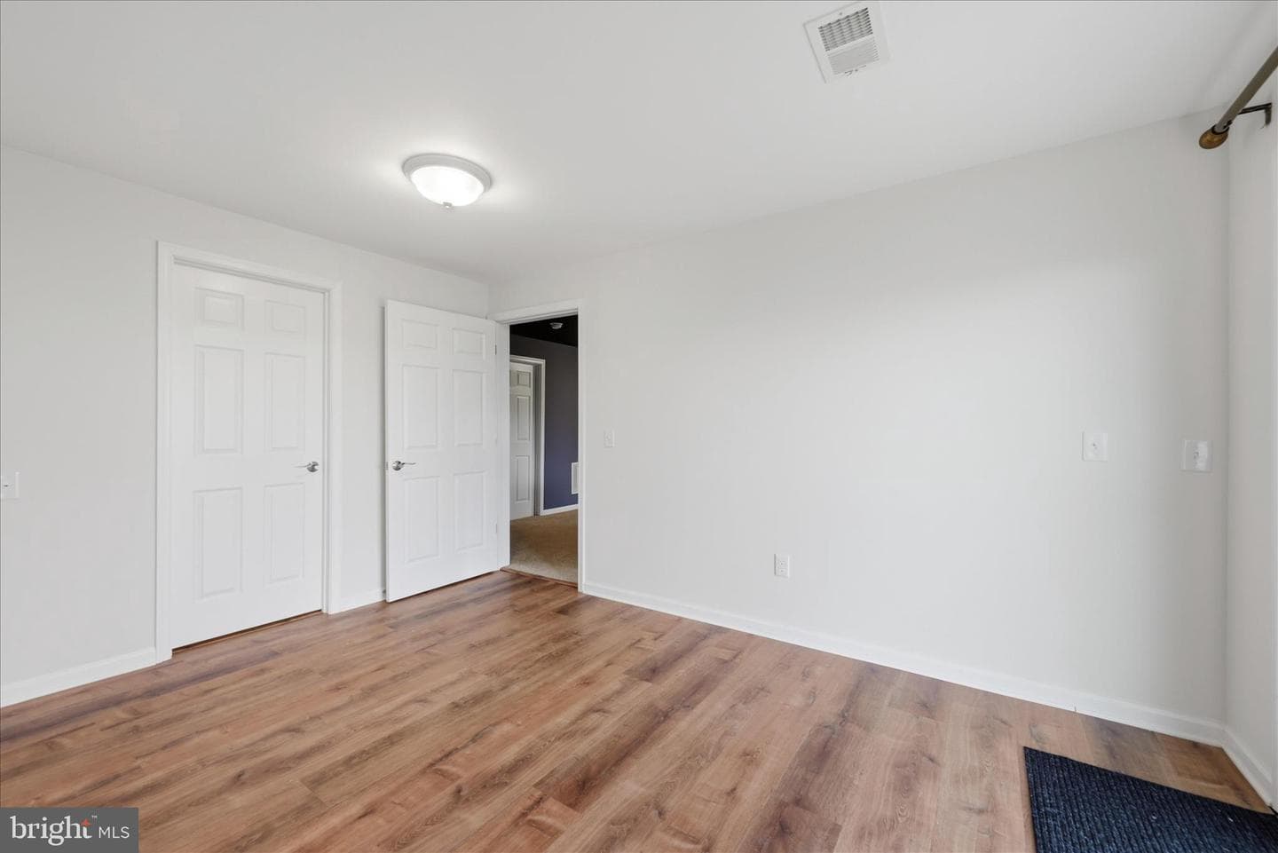 121 Hayvenhurst Court photo 35