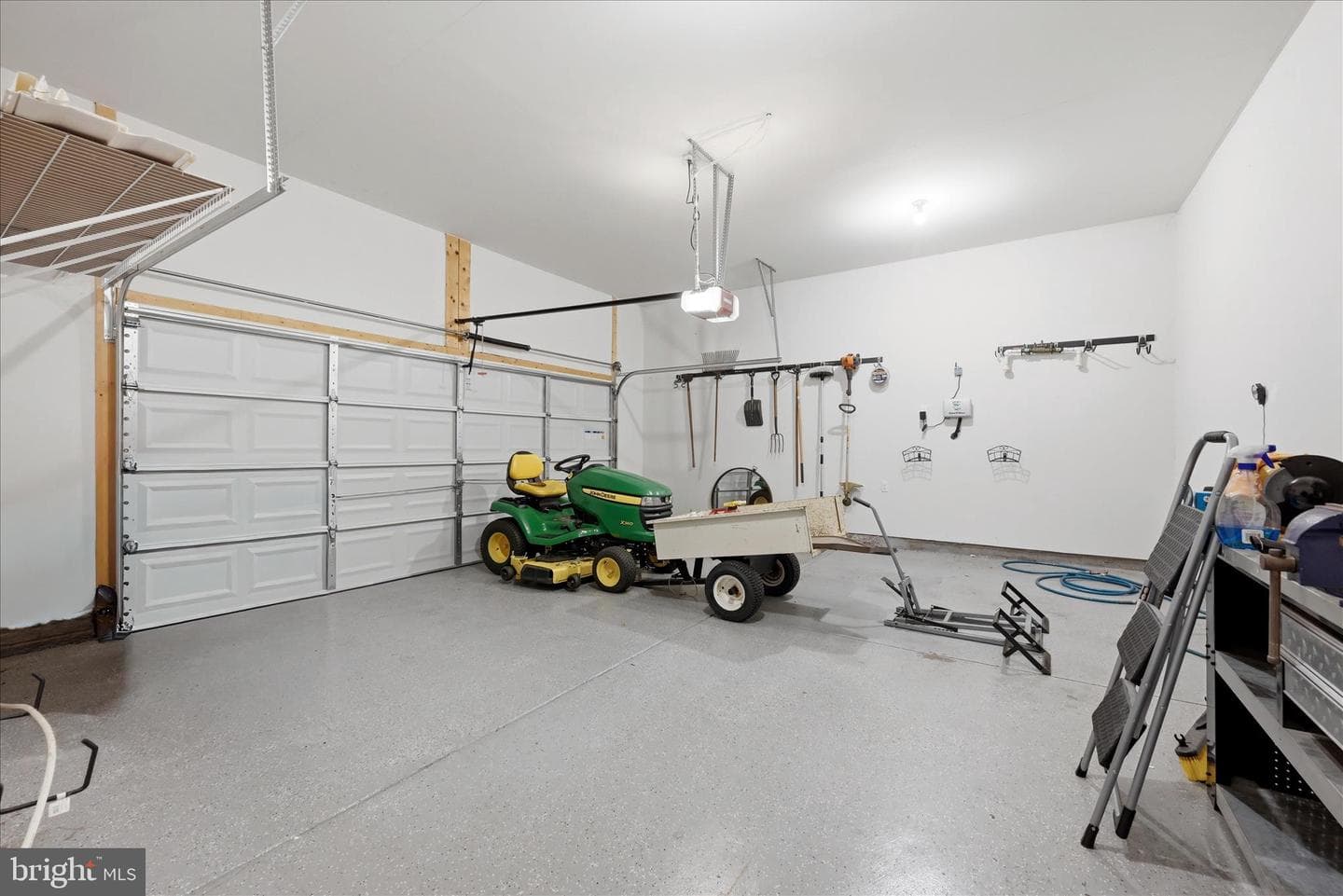 121 Hayvenhurst Court photo 39