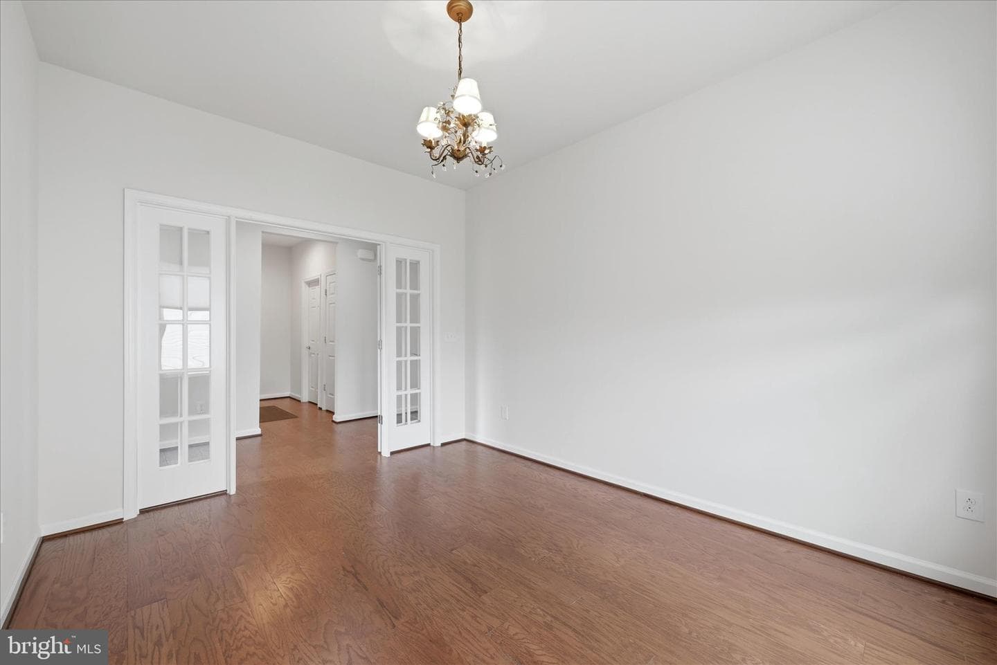 121 Hayvenhurst Court photo 5