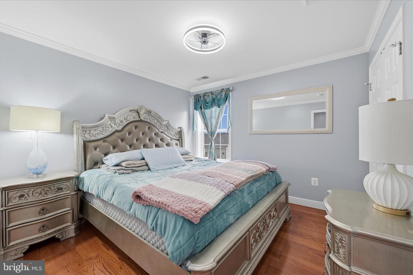 107 Paris Court photo 36