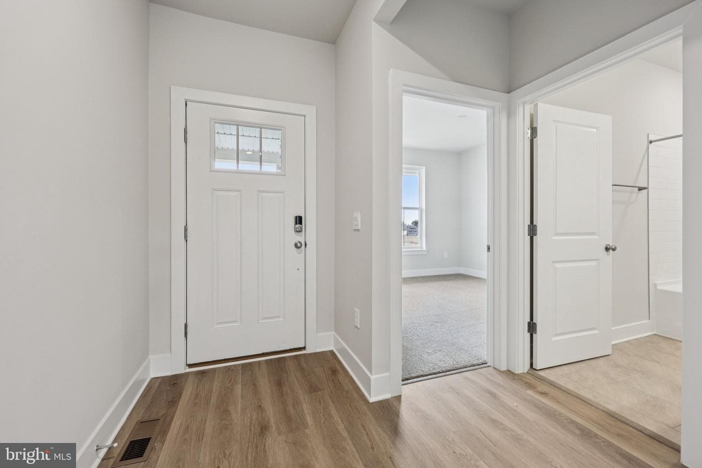 239 Hydrangea Way photo 3